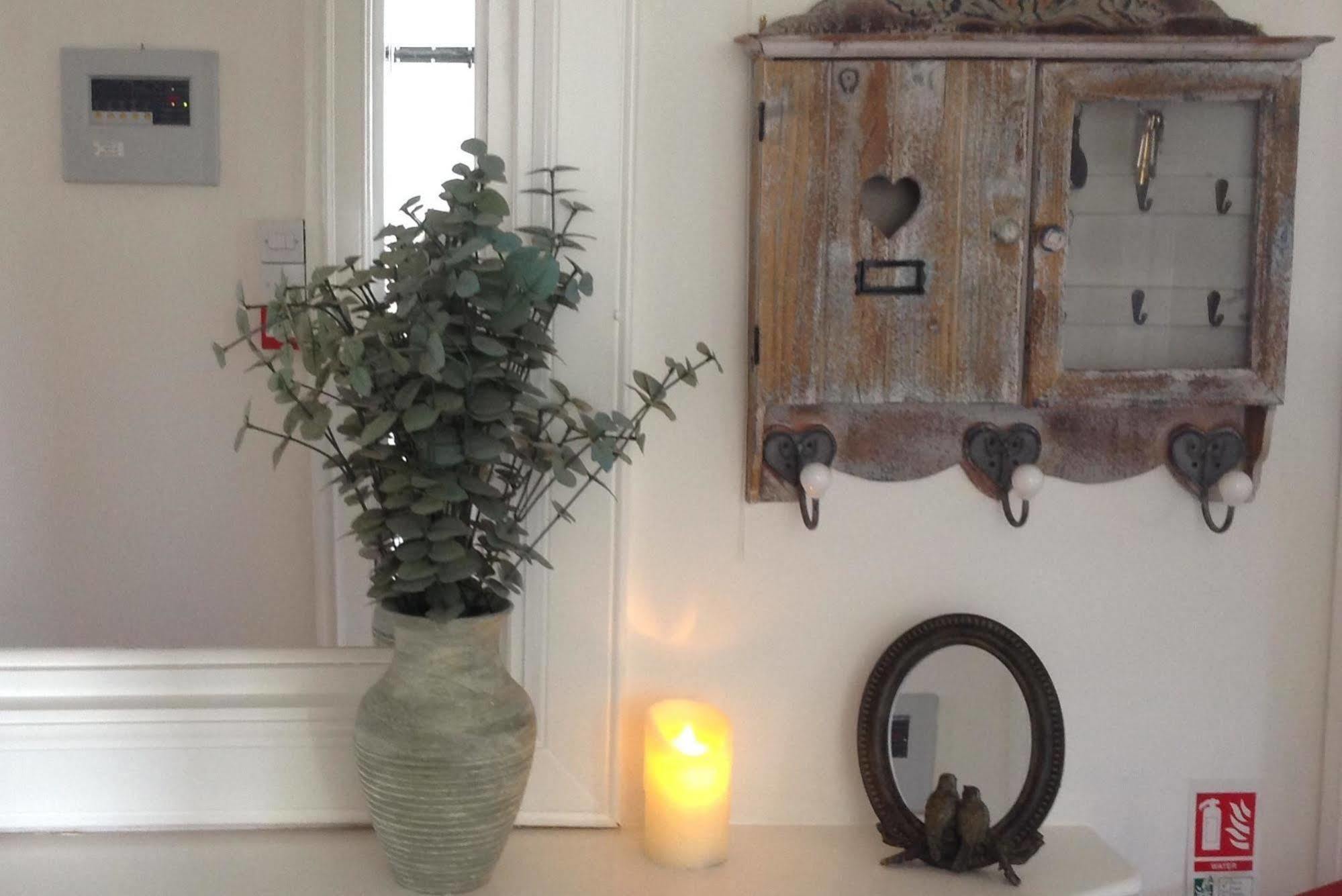 Woodbine City Rooms Exeter Ngoại thất bức ảnh